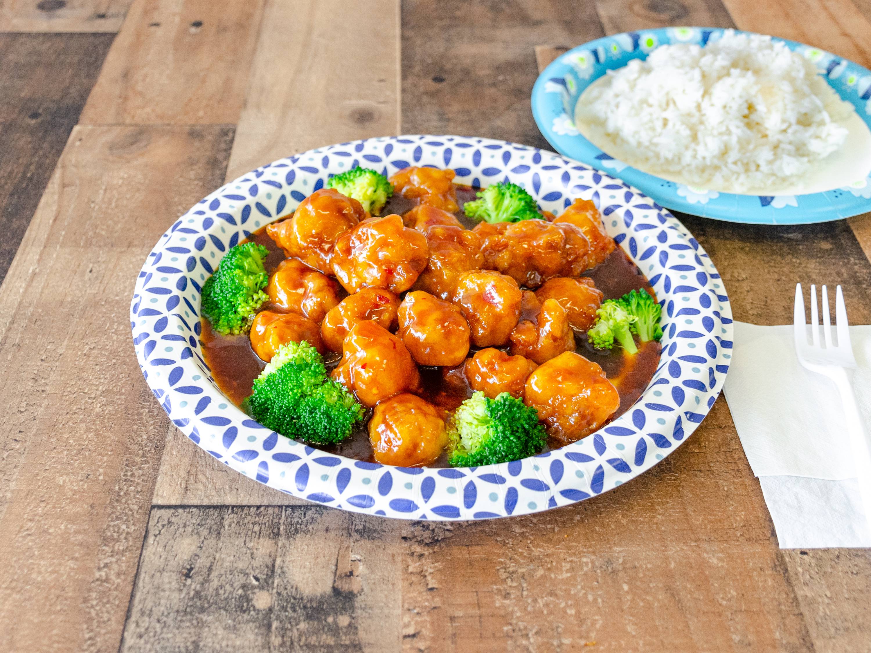 Order S6. General Tso's Chicken food online from Dragon City store, Piqua on bringmethat.com