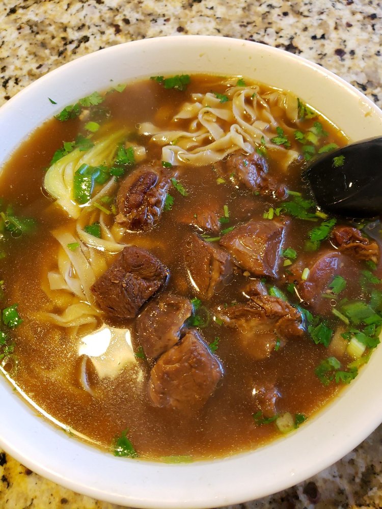 Order Q Style Beef Noodle Soup food online from Noodle Q Home Style Fresh Noodles store, Fresno on bringmethat.com