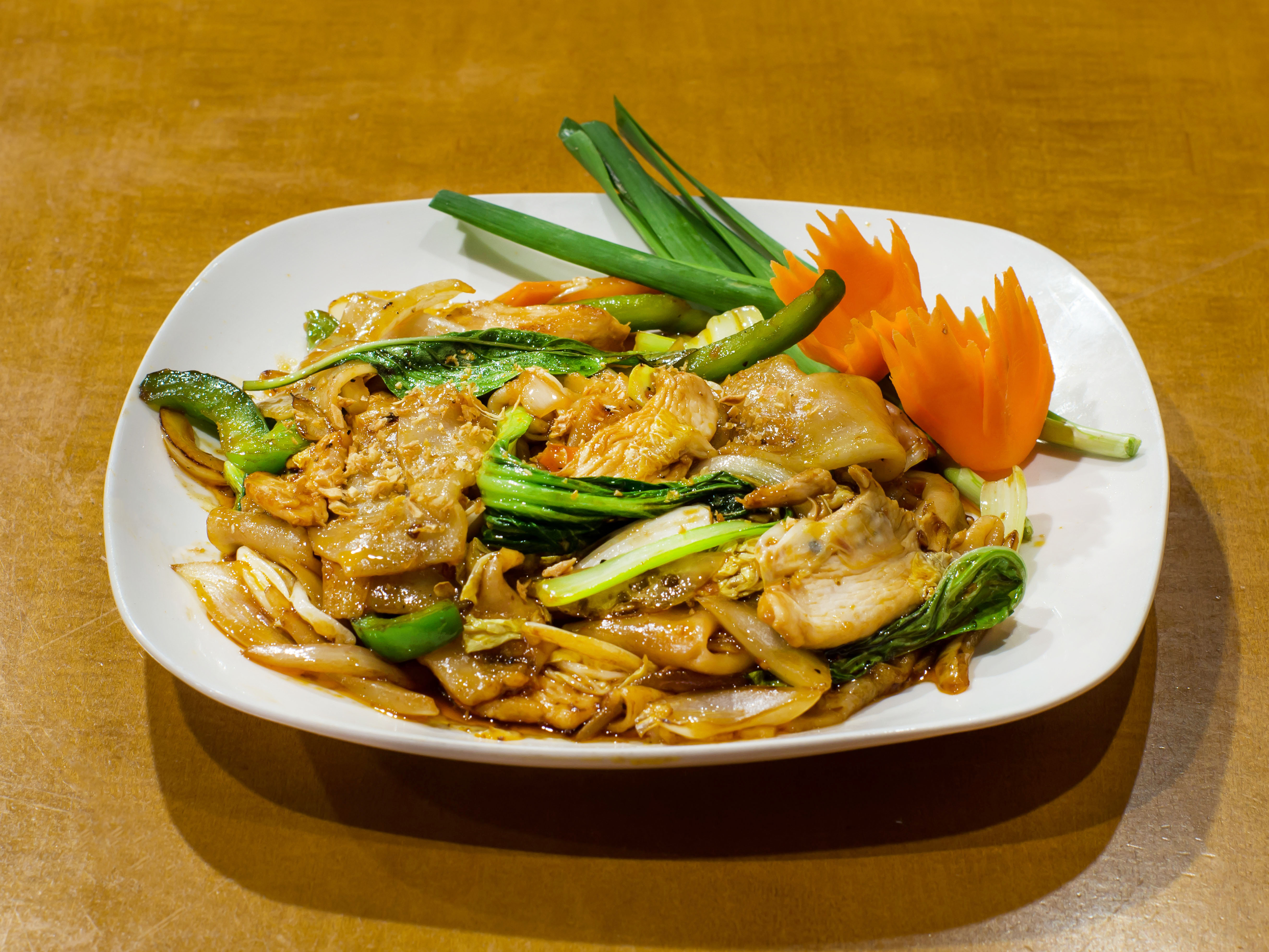 Order Drunken Noodle food online from Dancing Crab Thai Noodle House store, Pittsburgh on bringmethat.com