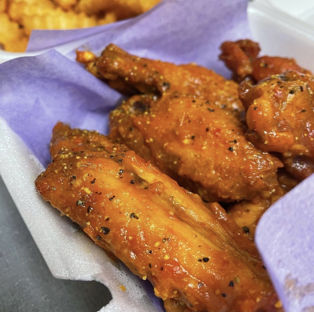 Order Wings food online from Lunitas To-Go store, Houston on bringmethat.com