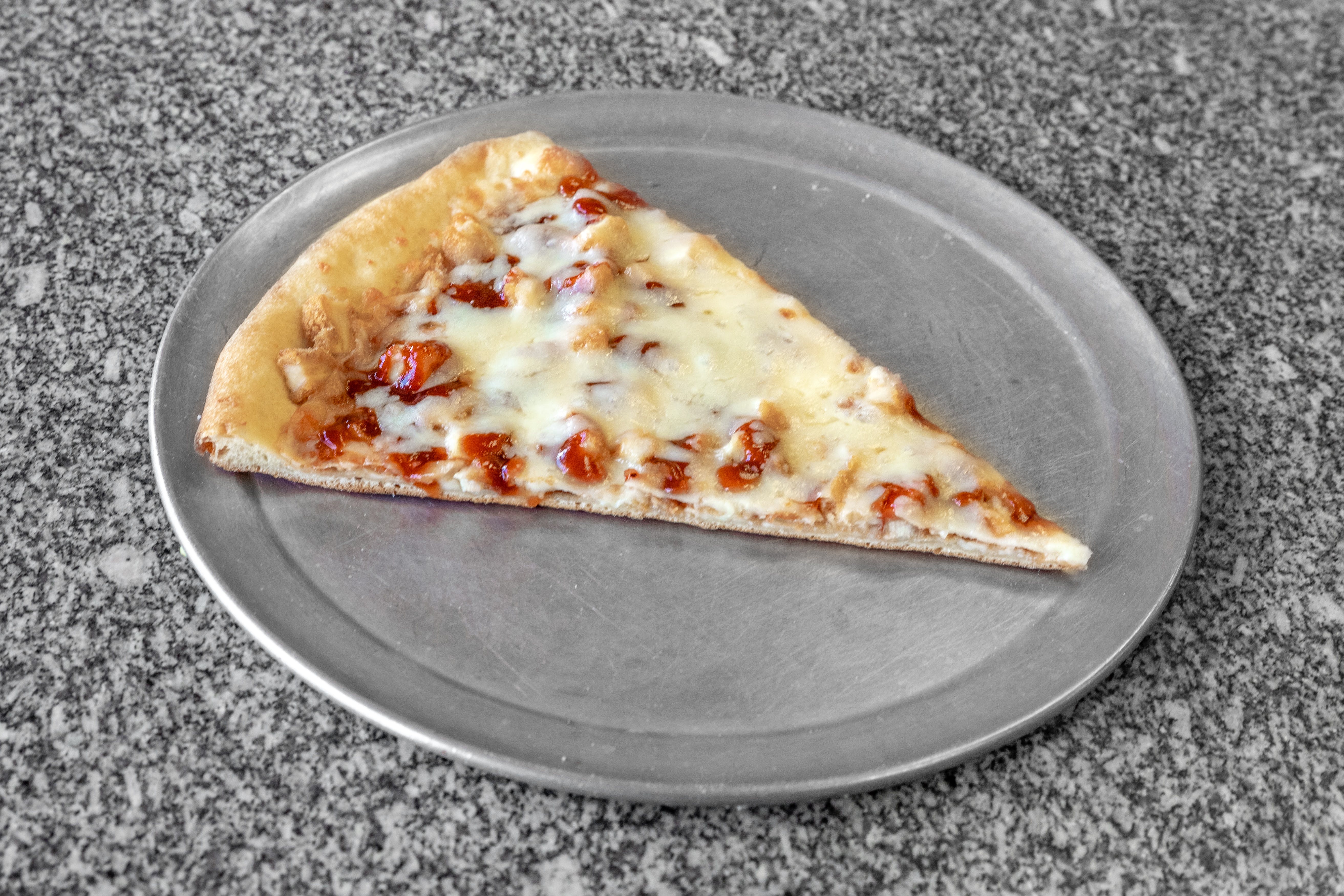 Order BBQ Chicken Pizza - Small 14'' food online from Dominick's Pizza Shoppe store, Clinton on bringmethat.com
