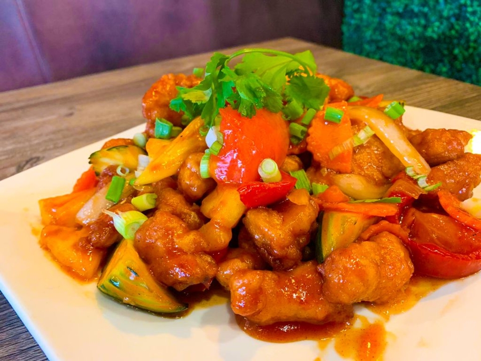 Order Sweet and Sour Chicken food online from Chada Thai Cuisine store, San Ramon on bringmethat.com