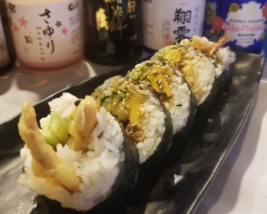 Order Shrimp Tempura Roll (Cooked) food online from I Luv Sushi store, Rockford on bringmethat.com