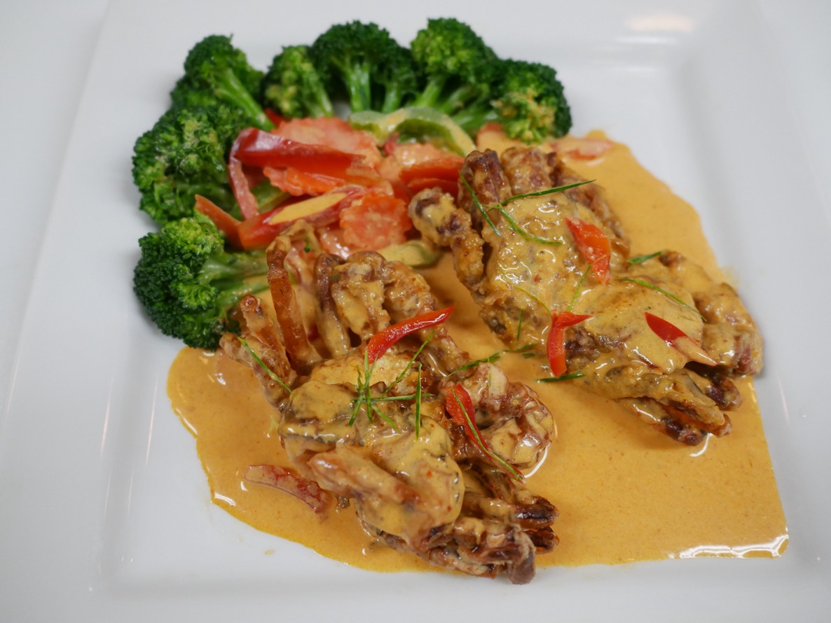 Order Soft Shell Crab Panang Curry food online from Luv n Eat Thai Cuisine store, Camarillo on bringmethat.com