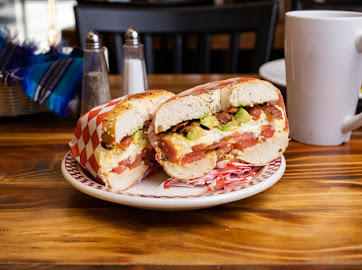 Order Breakfast bagel with avocado and bacon  food online from Cafe Guatemalteco store, San Francisco on bringmethat.com