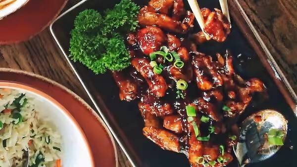 Order General Tso's Chicken food online from Sizzle it Asian Bistro store, Novi on bringmethat.com