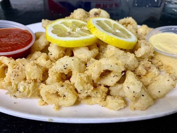 Order Fried Calamari food online from Pizzazz On The Circle store, University Heights on bringmethat.com