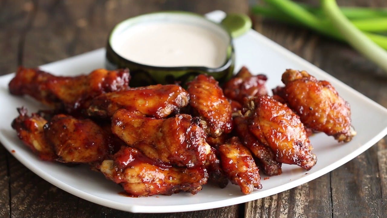 Order BBQ Wings - 6 Pieces food online from Little clown pizza & restaurant store, Chicago on bringmethat.com
