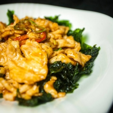 Order F12. Sauteed Sliced Chicken with Hot Pepper and Crispy Spinach food online from The Little Kitchen of Westport store, Westport on bringmethat.com