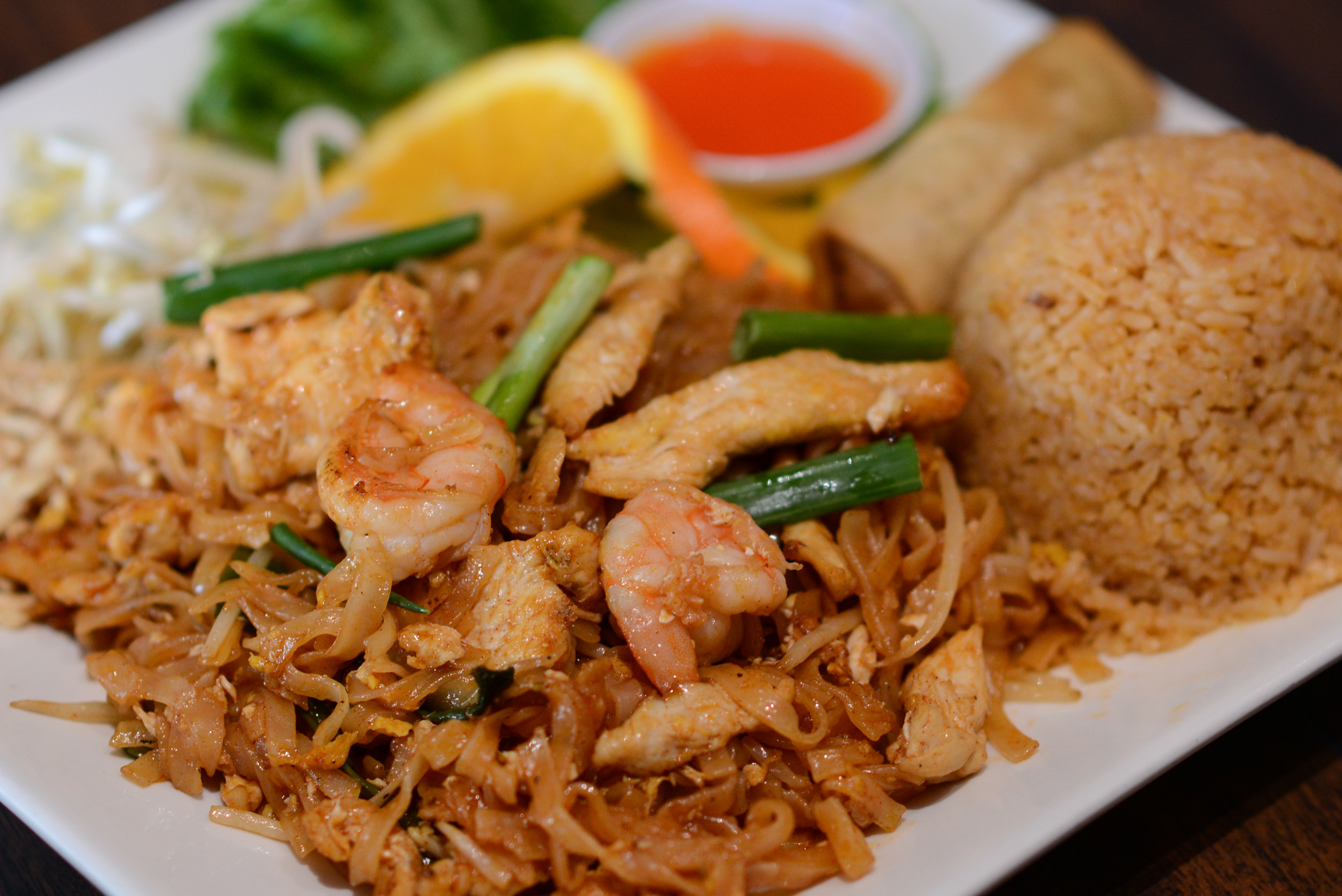 Order 10. Phad Thai Noodles Dinner Combination food online from Rincome store, Northridge on bringmethat.com