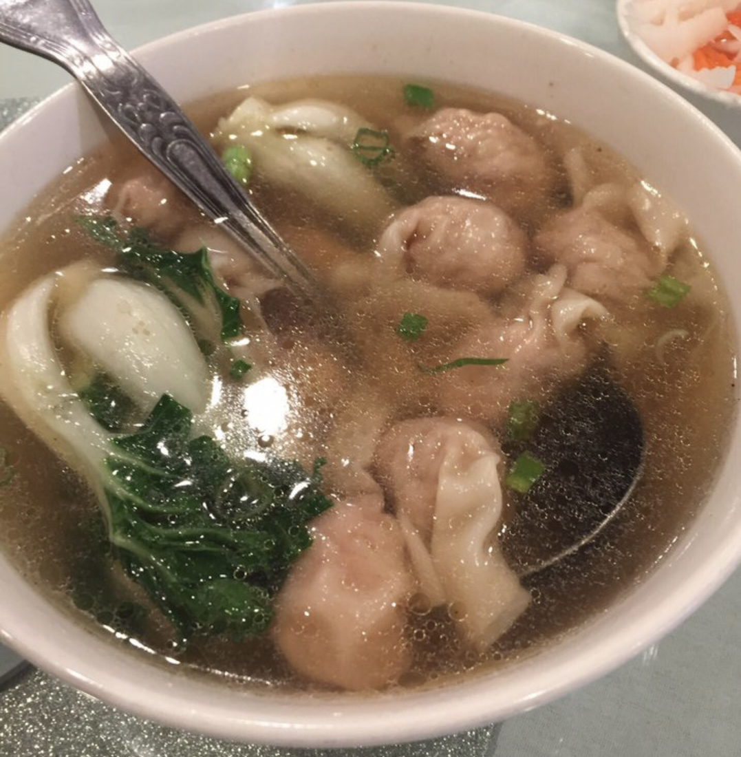 Order 20. Shrimp Wonton Soup雲吞湯 food online from Cheung Hing Restaurant store, South San Francisco on bringmethat.com