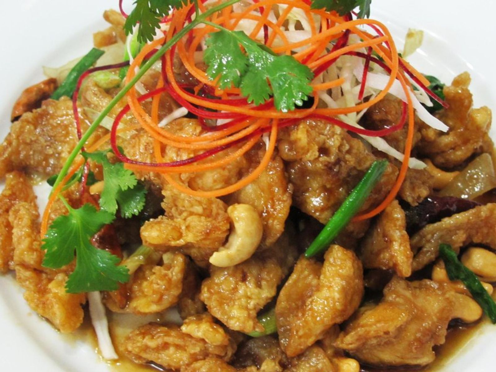 Order CHICKEN & CASHEW NUT food online from Pinto Urban Thai Diner store, Richardson on bringmethat.com