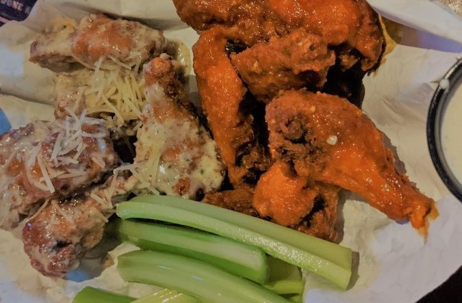 Order 20 Wings food online from City Tap and Grill store, Norridge on bringmethat.com