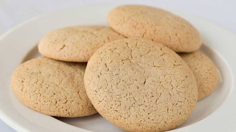 Order Almond Cookies per lb food online from Bijan Bakery & Cafe store, San Jose on bringmethat.com