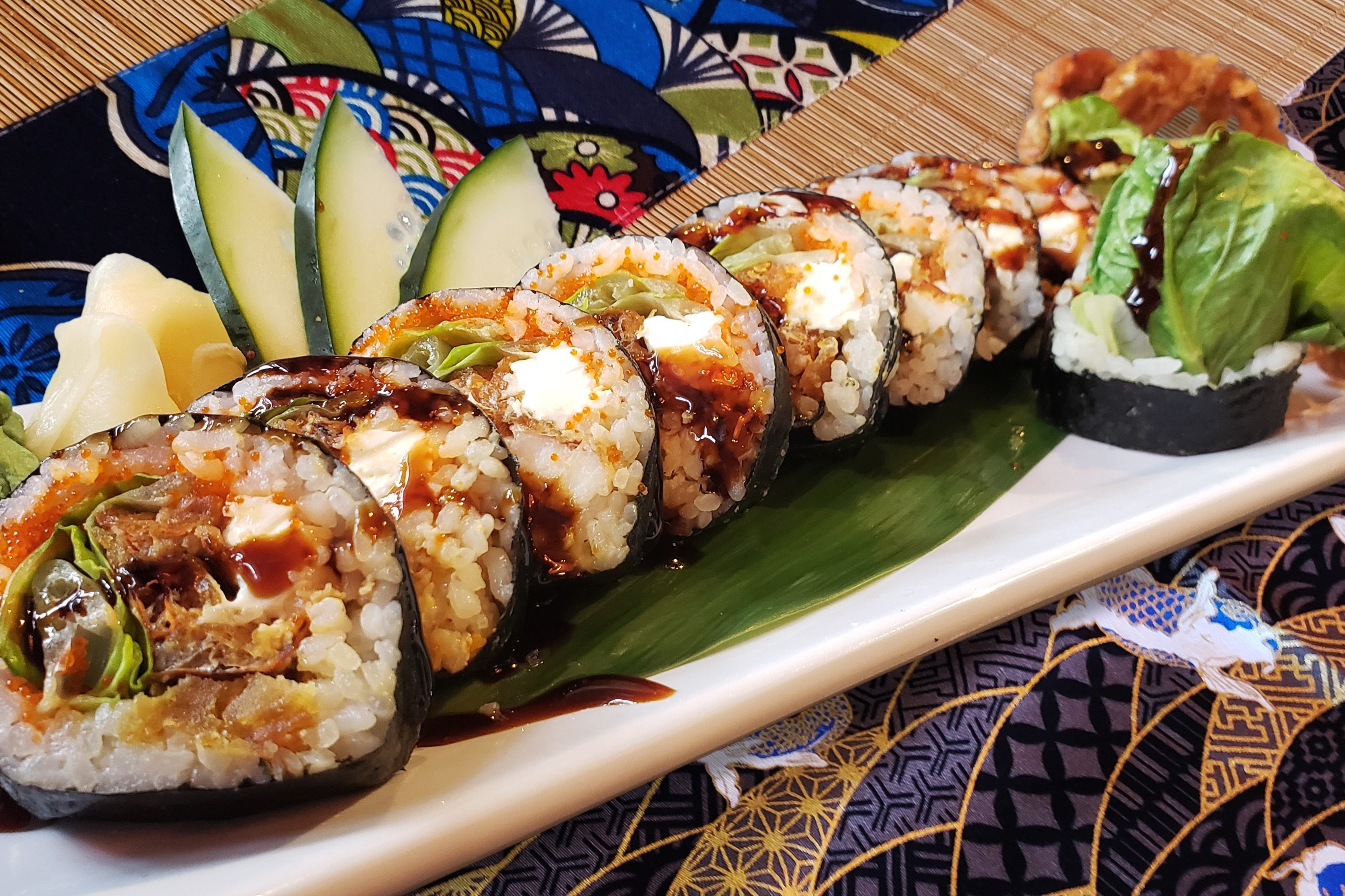 Order Spider Roll food online from Chiwa Bistro store, Newark on bringmethat.com