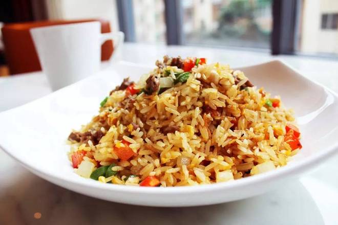 Order Beef Fried Rice(牛肉炒饭) food online from Ten Second Yunnan Rice Noodle store, New Haven on bringmethat.com