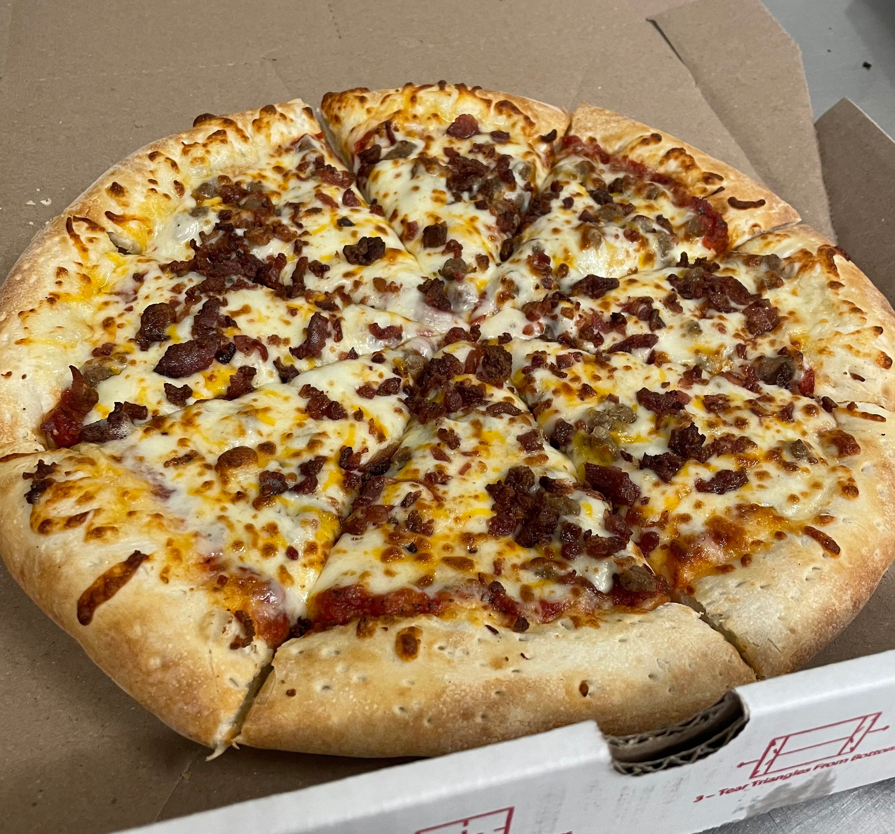Order Bacon Cheeseburger Pizza - Small 9" food online from Jimmy's Pizza store, Cold Spring on bringmethat.com