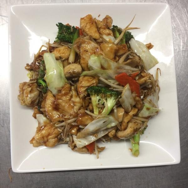 Order 36. Chicken Chop Suey food online from Golden Pho store, Norwalk on bringmethat.com