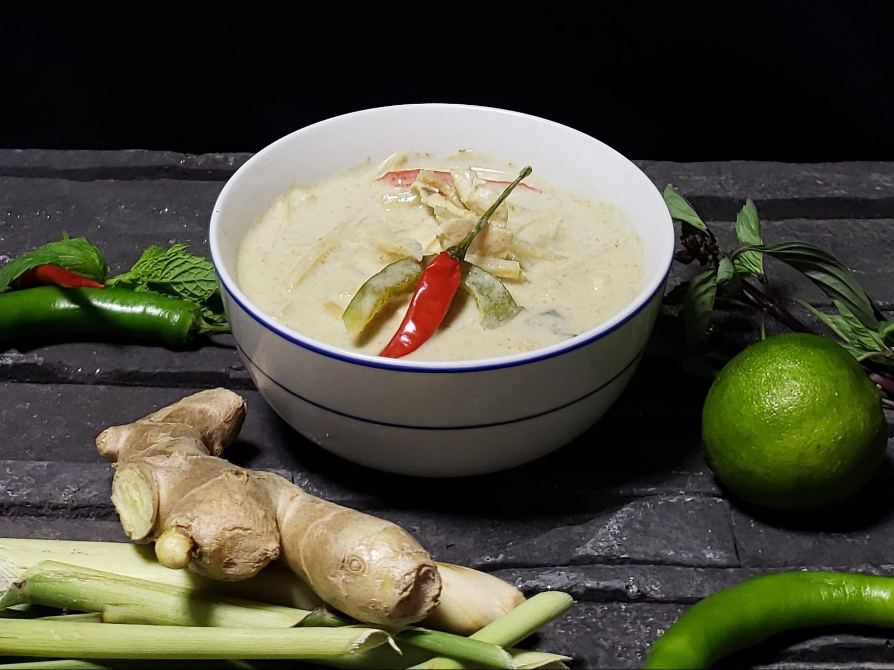 Order Green Curry food online from Jie Kitchen store, Las Vegas on bringmethat.com