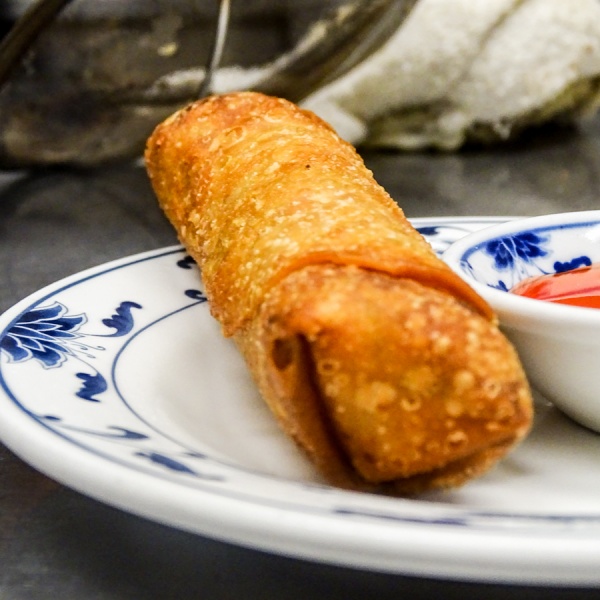 Order ER. Egg Roll food online from QQ Star China Cafe store, Friendswood on bringmethat.com