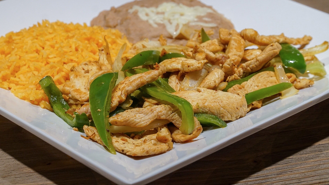 Order Fajita Chicken Dinner food online from El Burrito Loco store, Joliet on bringmethat.com