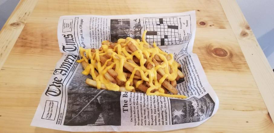 Order Cheese Fries food online from M2O Burgers & Salads store, Wynnewood on bringmethat.com