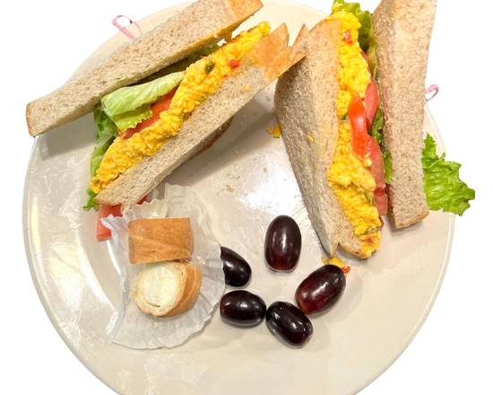 Order Pimento Cheese BLT food online from Cafe at Pharr store, Atlanta on bringmethat.com