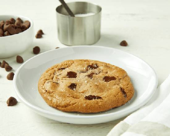 Order Triple Chocolate Chunk Cookie food online from Donatos Pizza store, Upper Arlington on bringmethat.com
