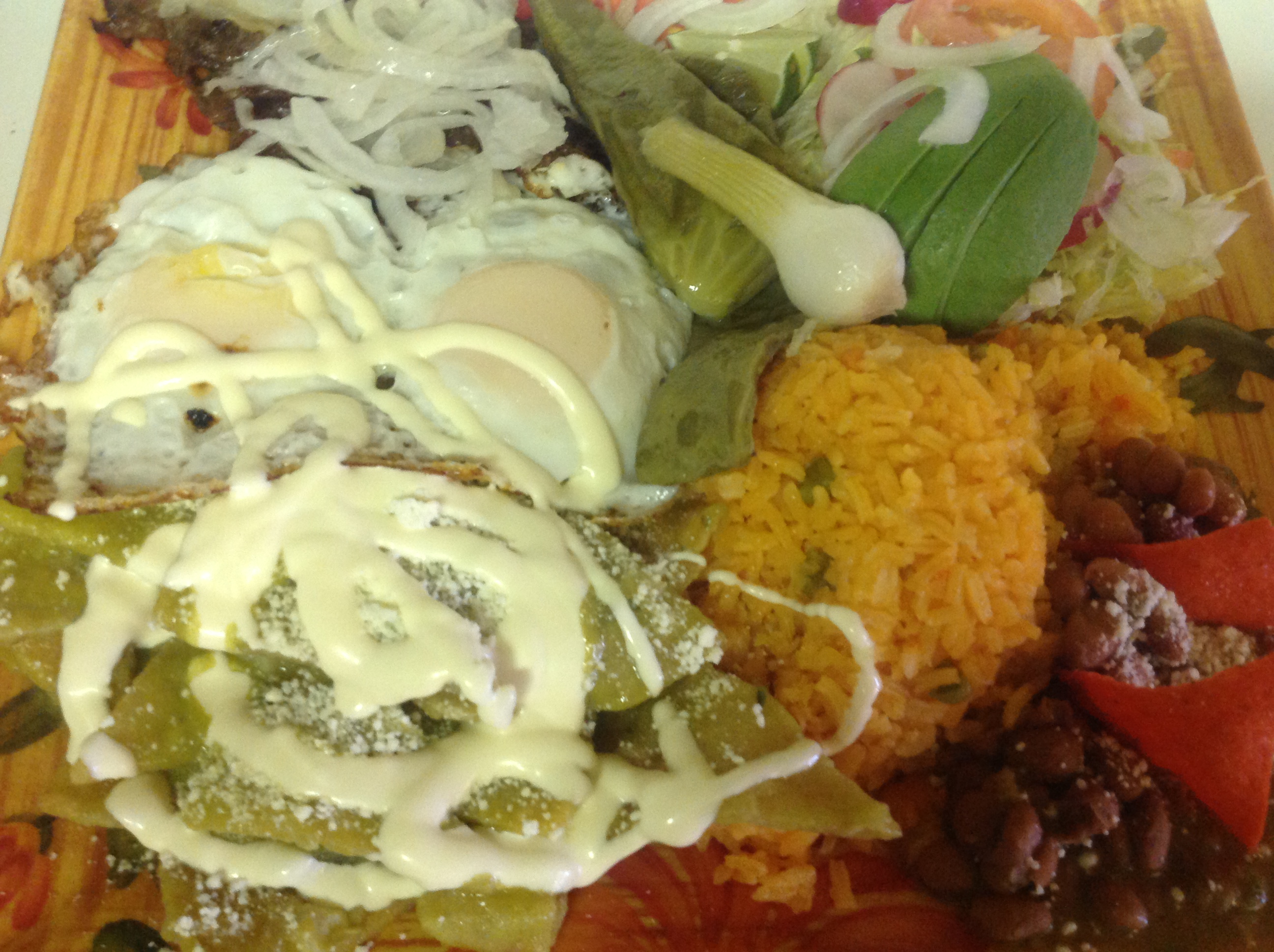 Order Chilaquiles Salsa verde de. Vistec food online from El Rey Del Taco store, Union City on bringmethat.com