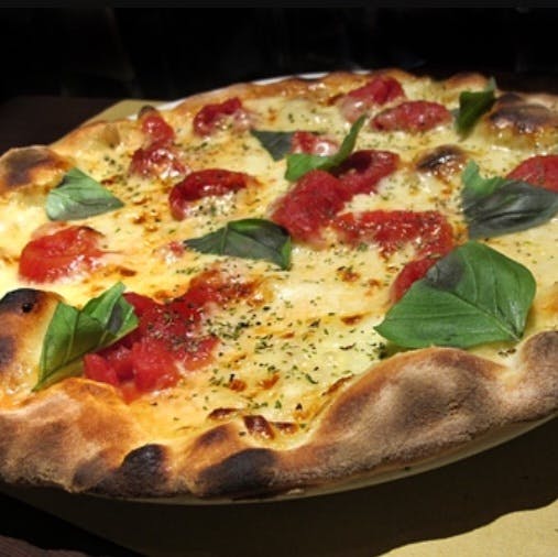 Order Margarita Pizza - Medium 14'' food online from Taste of Italy Pizzeria store, Corona on bringmethat.com