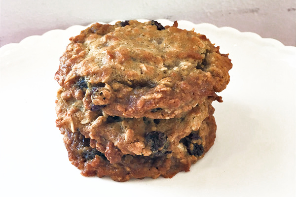 Order Oatmeal Raisin Cookie food online from Sugar Blossom Bake Shop store, San Clemente on bringmethat.com