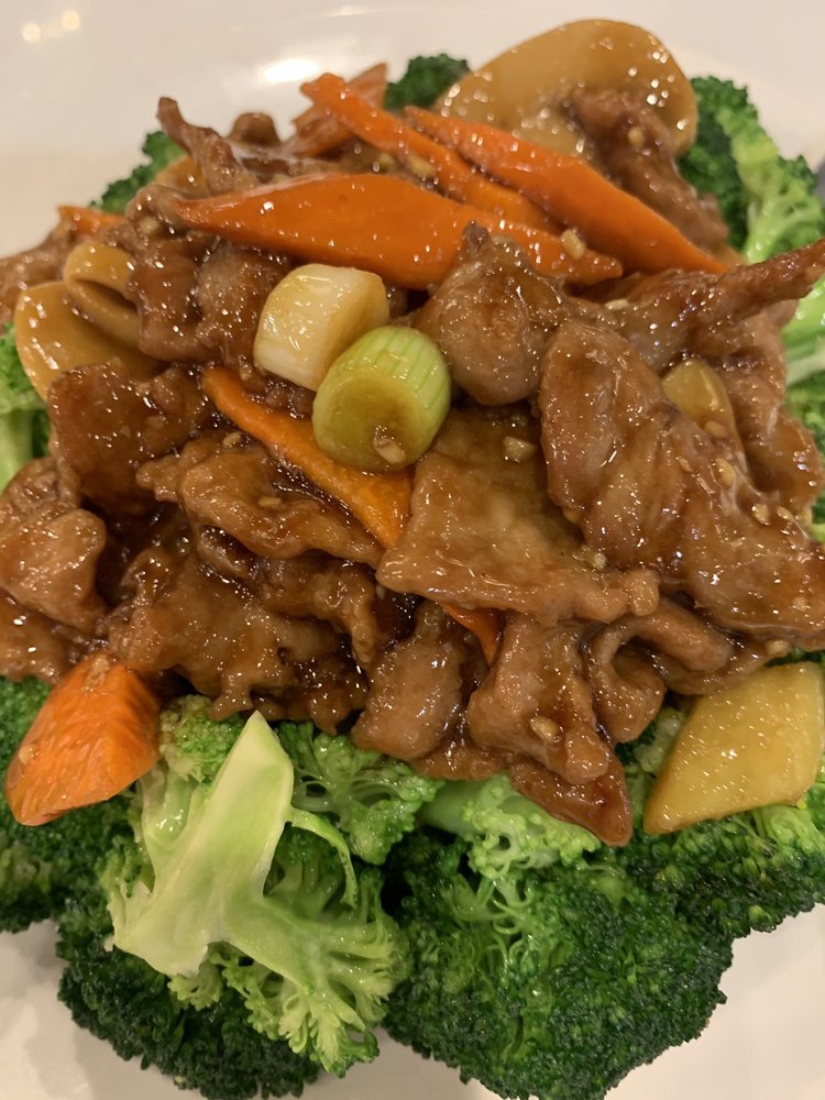 Order American Broccoli Beef with Oyster Sauce food online from Golden Island store, San Diego on bringmethat.com