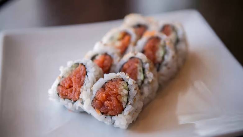 Order Spicy Tuna Roll food online from Ichiban Japanese Bistro & Steakhouse store, Grand Blanc on bringmethat.com