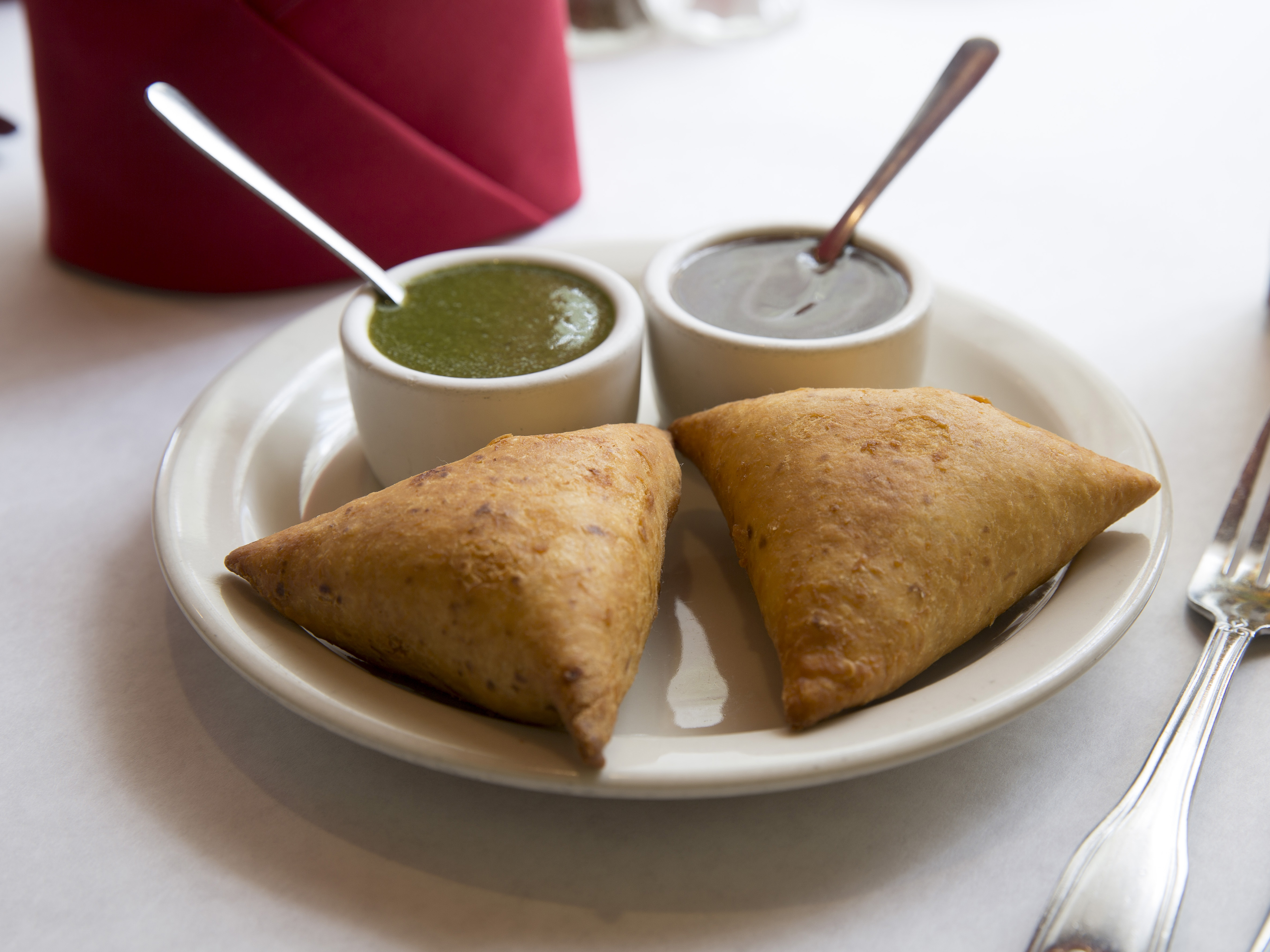 Order 2 Pieces Vegetable Samosa food online from Lal Mirch Indian Restaurant store, Agoura Hills on bringmethat.com