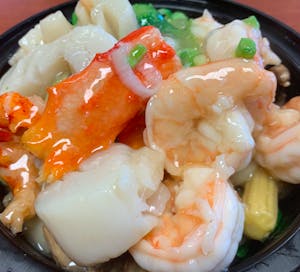 Order CS18. Seafood Combo food online from Peking Chef store, Fairfax Station on bringmethat.com