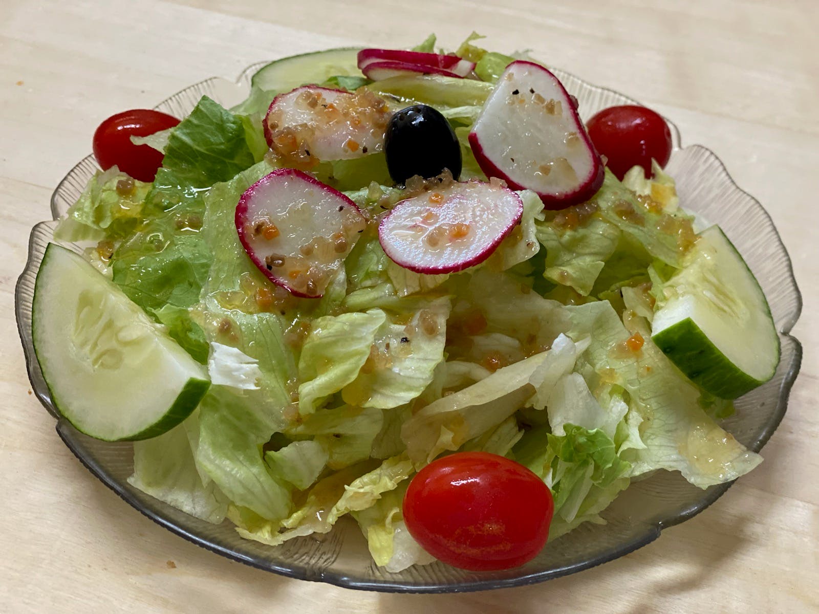 Order Tossed Salad - Tossed Salad food online from Belleview Pizza & Italian Restaurant store, Belleview on bringmethat.com