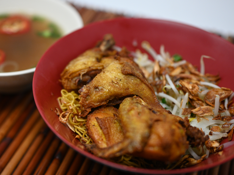 Order E5. Mi Kho Ga Roti food online from Pho Bac Ky store, Tustin on bringmethat.com