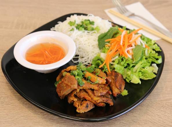 Order 62. Vermicelli with Grilled Pork (Bun Thit Nuong) food online from Pho Tung & Cafe store, Lake Forest on bringmethat.com