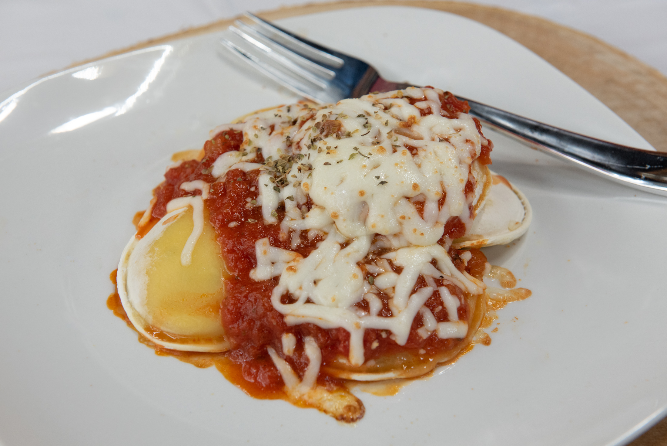 Order Cheese Ravioli food online from Milanos Pizzeria store, Nashville on bringmethat.com