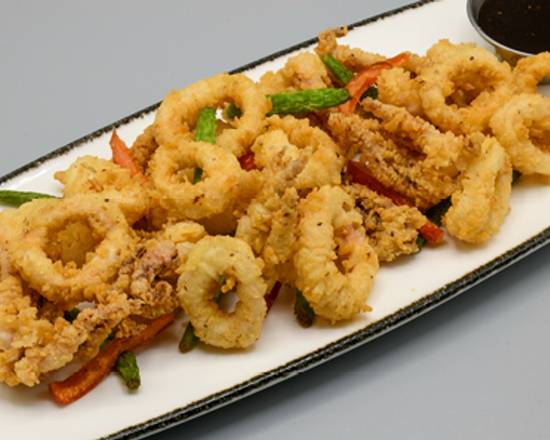 Order Crispy Calamari food online from Mitchell's Fish Market store, Pittsburgh on bringmethat.com