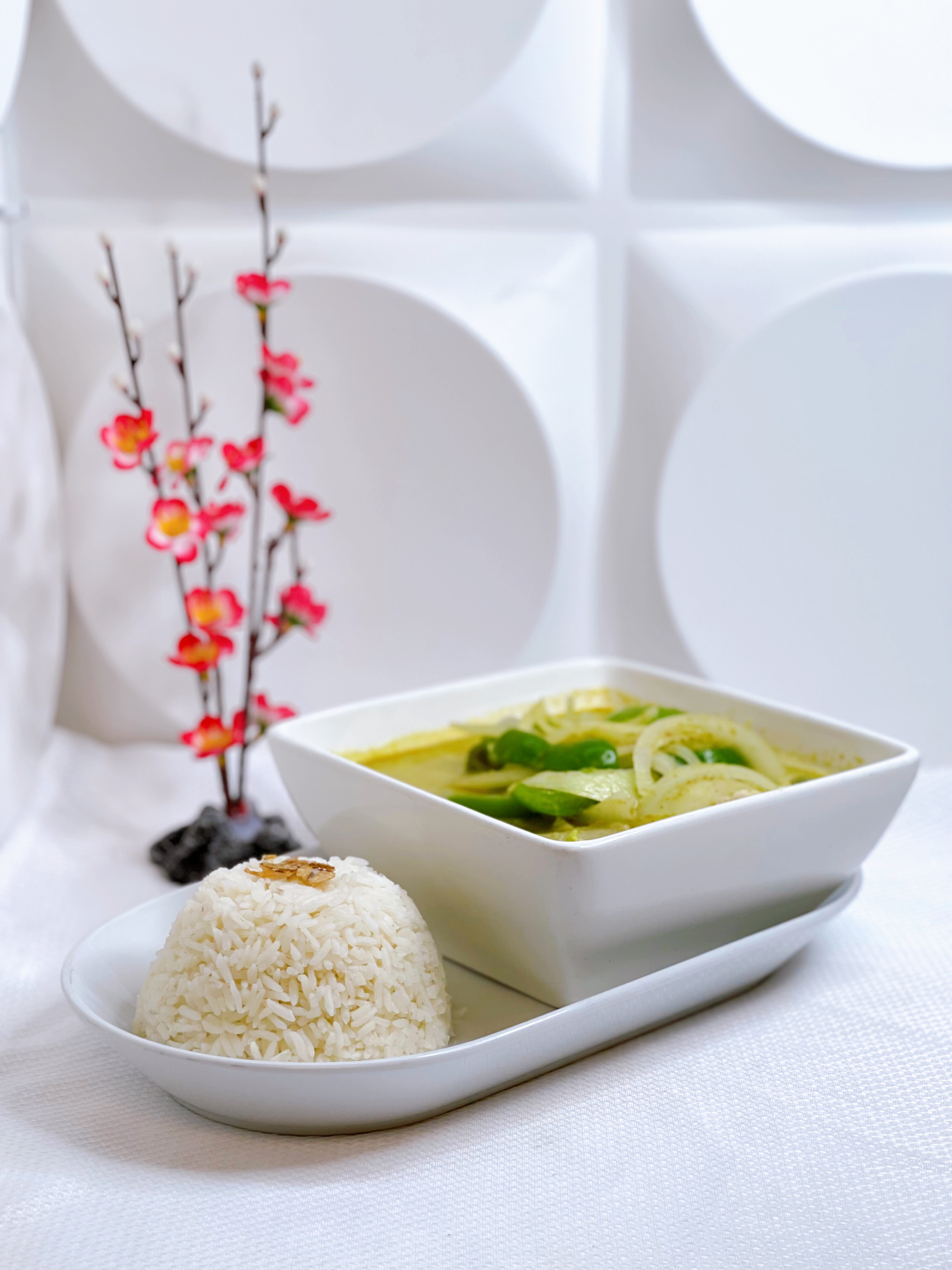 Order Green Curry food online from Nori Asian Fusion Cuisine store, Fort Wayne on bringmethat.com
