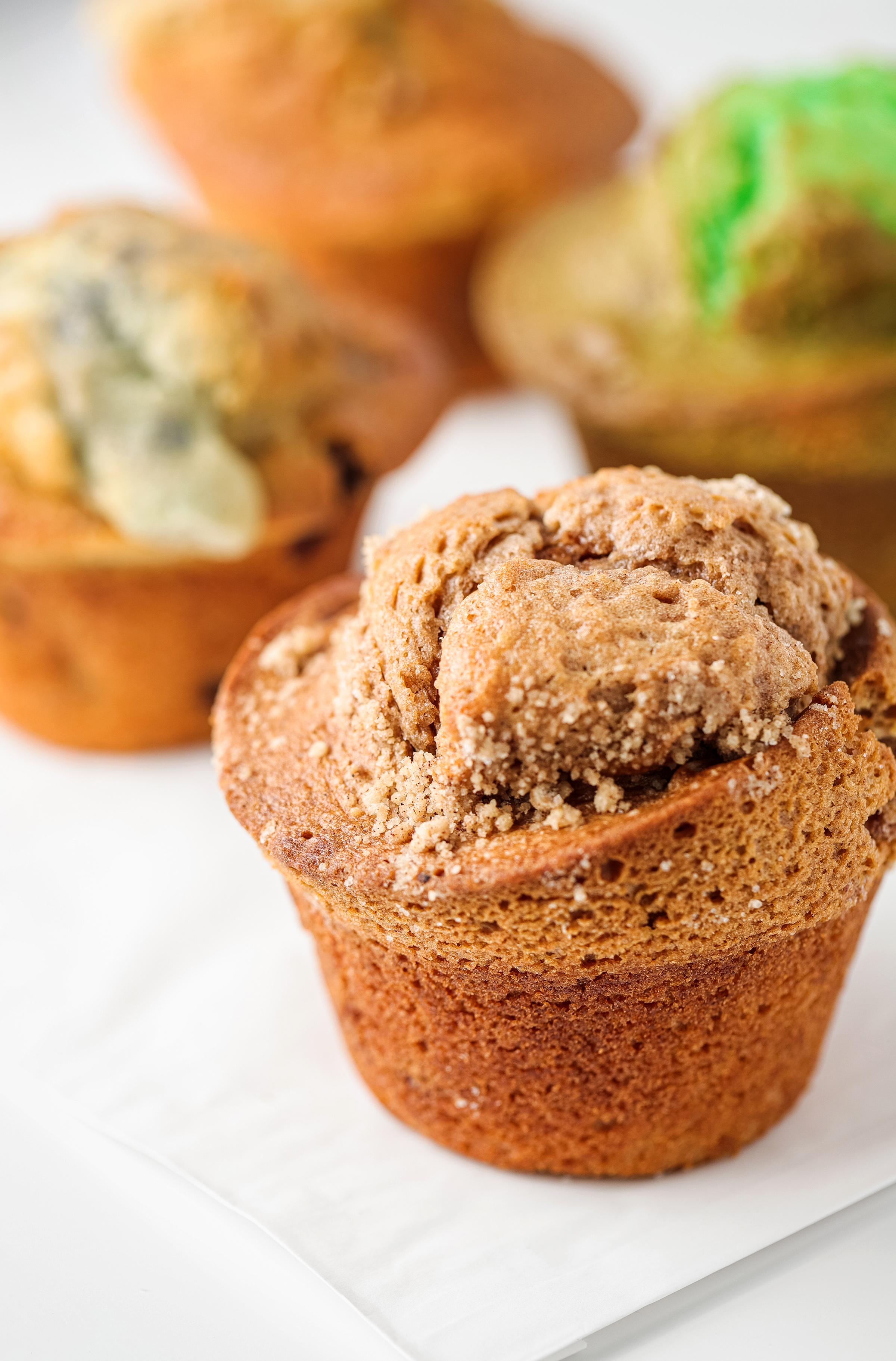 Order Cinnamon Crumb Muffin food online from Bagel Cafe 21 store, Richardson on bringmethat.com