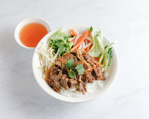 Order S6. Stir-Fried Lemongrass Beef food online from Pho & Grill store, Montgomery Village on bringmethat.com