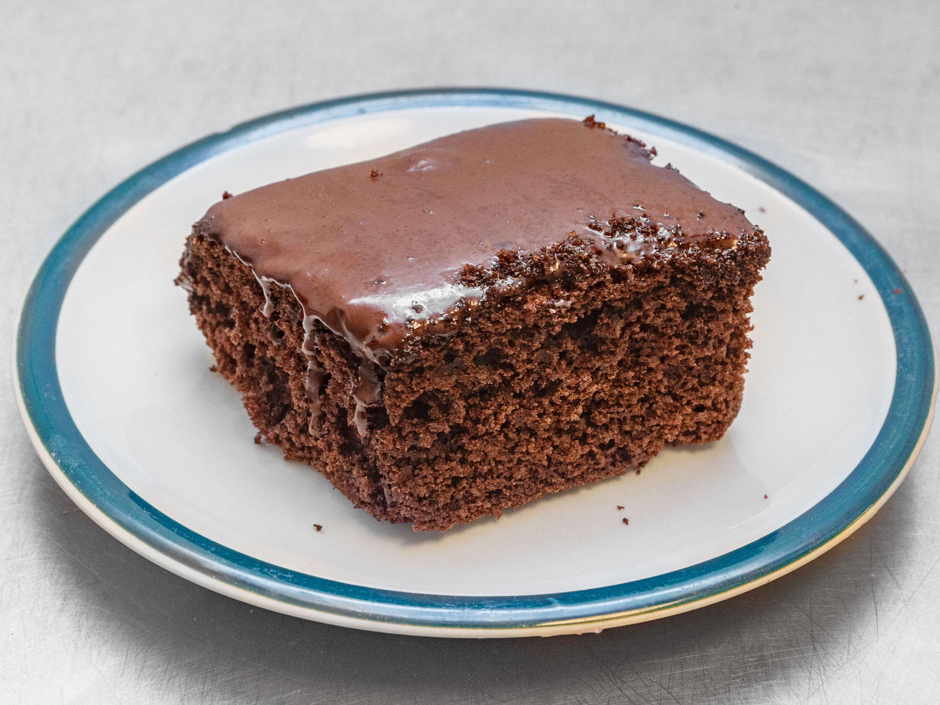 Order Chocolate Cake food online from Al Fish & Chicken store, Duquesne on bringmethat.com