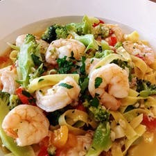 Order Shrimp & Broccoli Lunch - Pasta food online from Lamberti's Tutti Toscani store, Cherry Hill on bringmethat.com