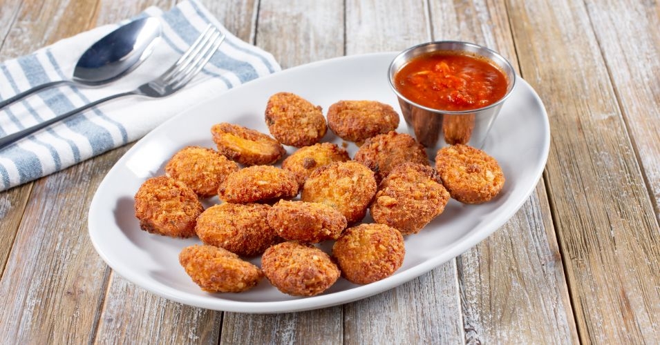 Order Fried Cheese Ravioli food online from Pasta Kitchen store, Garden Grove on bringmethat.com
