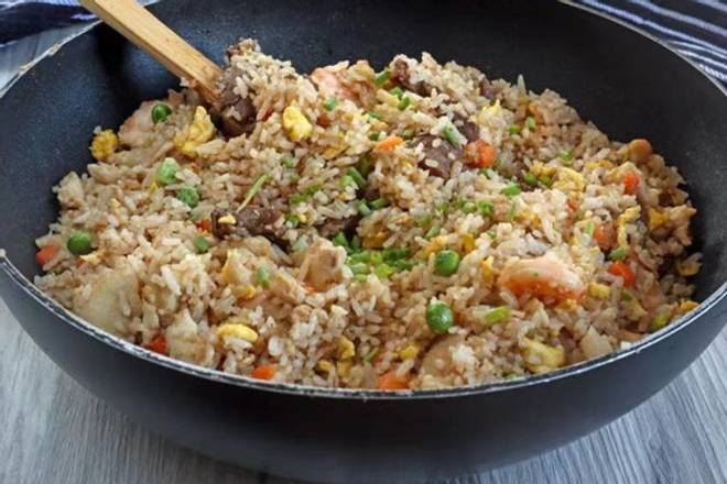 Order House Special Fried Rice (qt) food online from Wu's Garden store, Upper Leacock on bringmethat.com