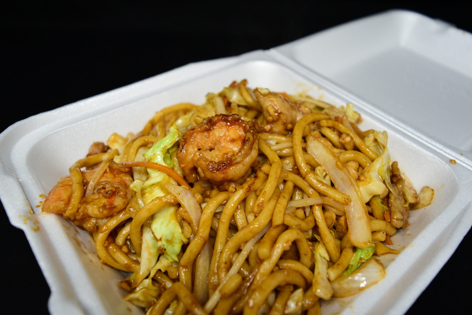 Order 101. Mi Cao Dac Biet/House Special Chow Mein food online from Fortune Star Cuisine store, Reno on bringmethat.com