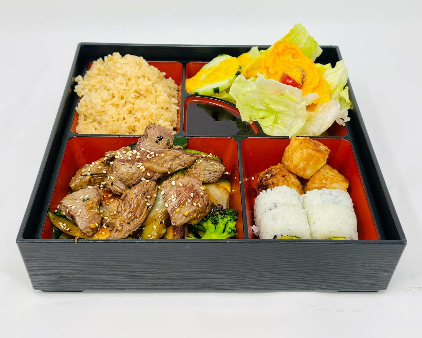 Order Bento Steak food online from Mad Fish Sushi & Hibachi Grill store, Summerville on bringmethat.com