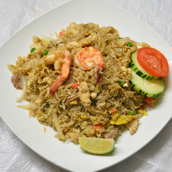 Order 107. Combination Fried Rice food online from Thai Spirit store, Los Angeles on bringmethat.com